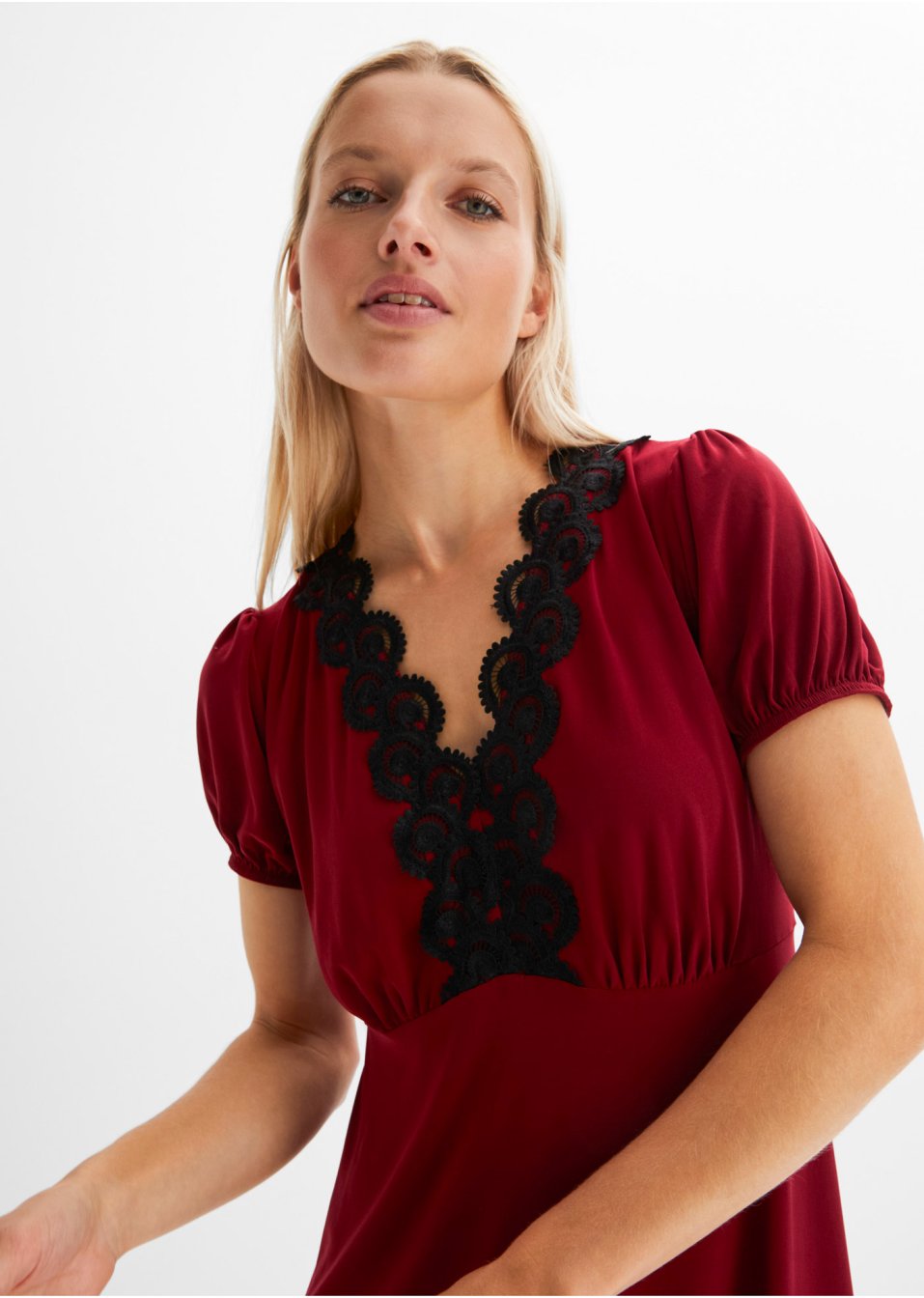 Robe avec dentelle