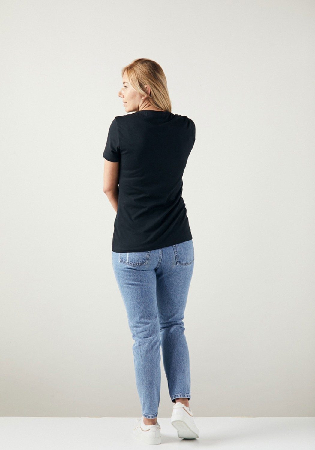WE ARE ZRCL Damen V-Neck T-Shirt Basic Black