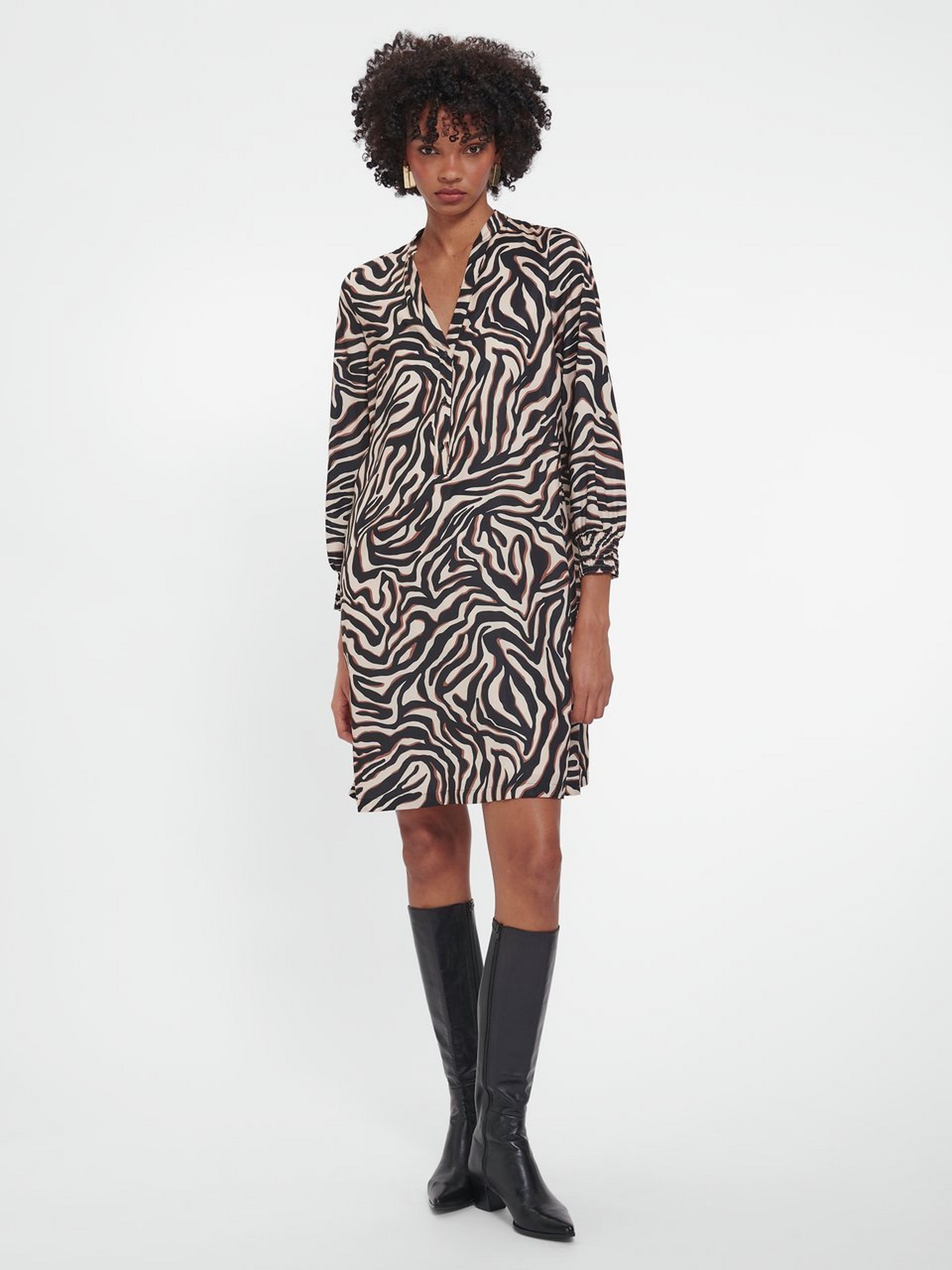 Kleid mit Stehkragen