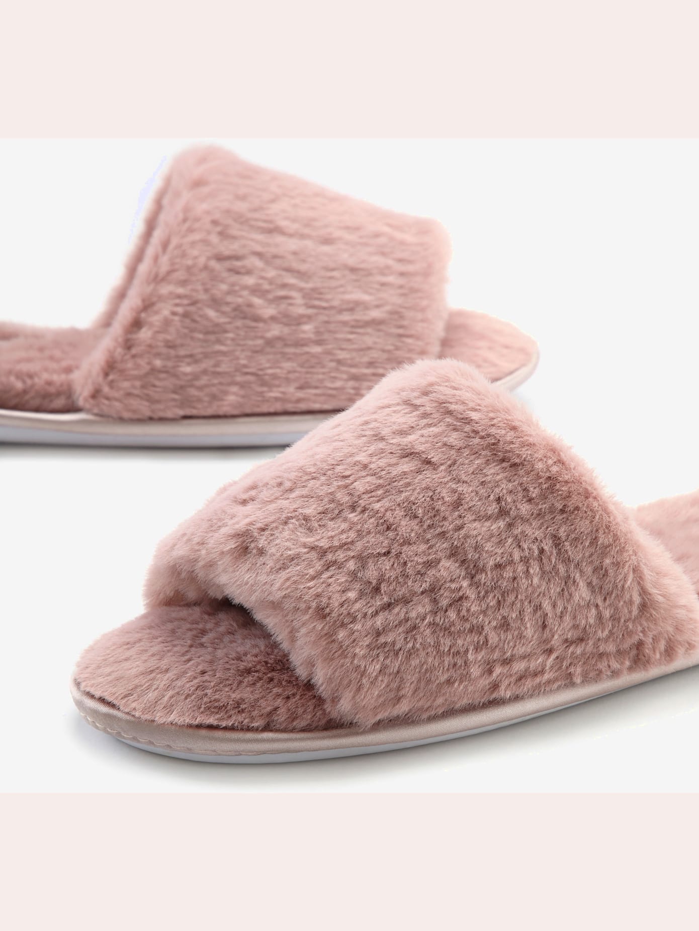 Chaussons très chaud et chaleureux
