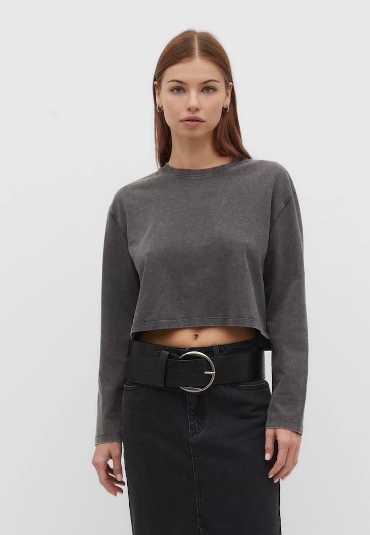 Camiseta cropped de algodão com efeito desbotado