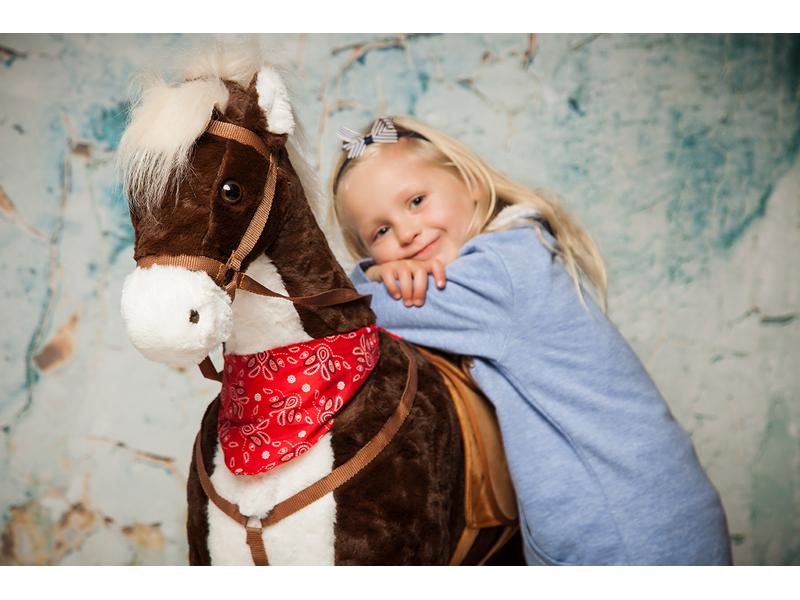 Knorrtoys Stehpferd XXL «Winnie» Braun Spielpferd zum Reiten
