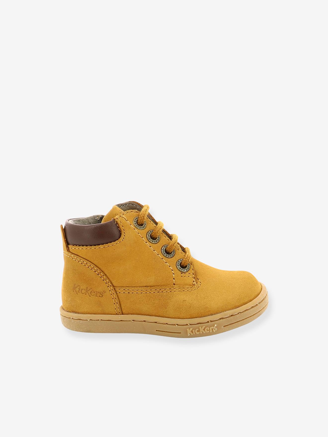 Botas de cano curto infantis KICKERS® Tackland em couro, modelo 785323-30, bege.