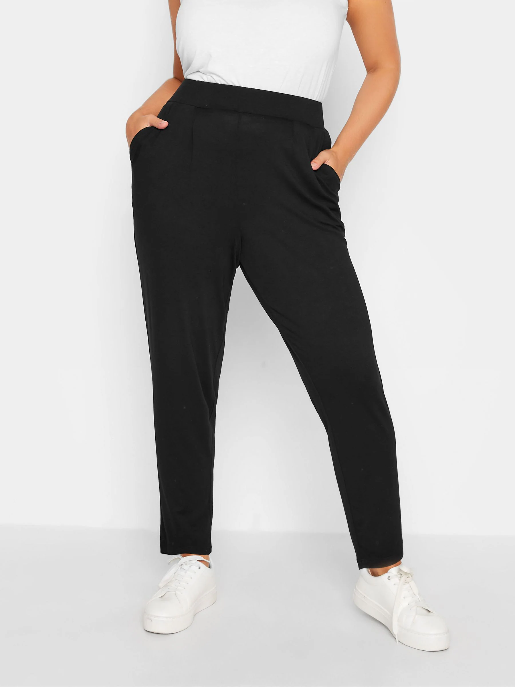 Zwart - Yours Curve - Jersey stretchjoggingbroek met dubbele bandplooi