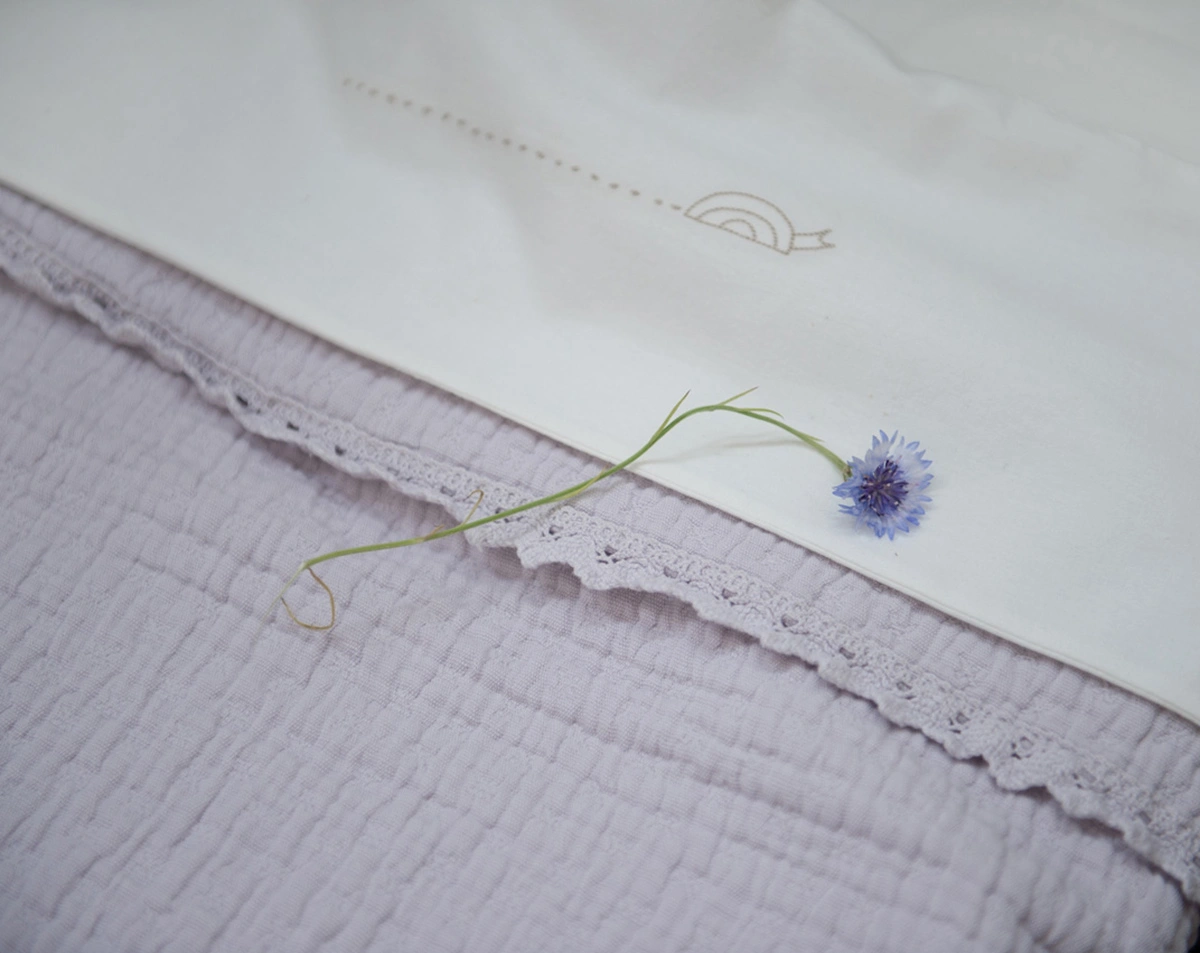 Kinderdecke LACE ELBA (100x150) in lila
