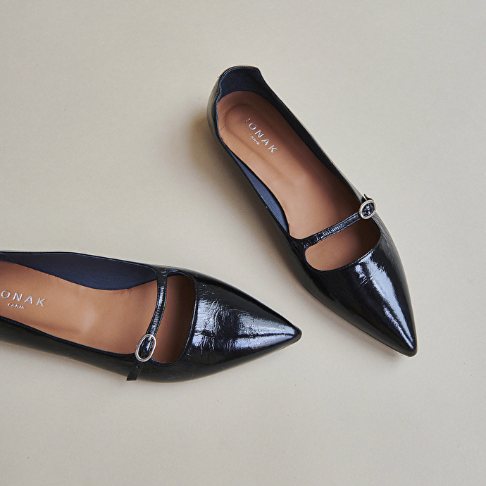 Ballerines pointues à brides  en cuir brillant noir