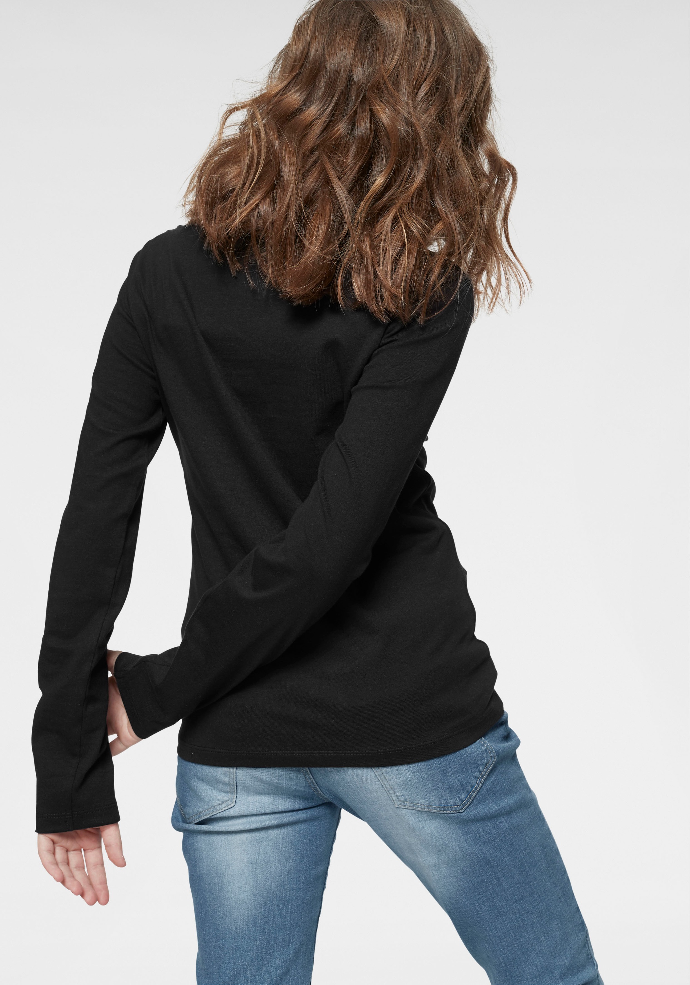 KIDSWORLD Langarmshirt »STERN«, Langarm,  taillierter Schnitt,  mit glitzernden Pailletten
