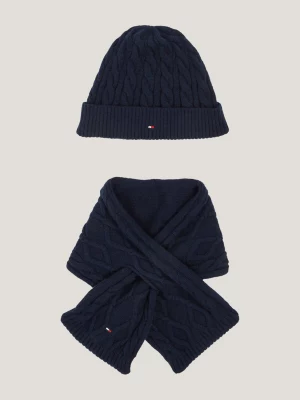 Caixa de presente com gorro e cachecol de tricô