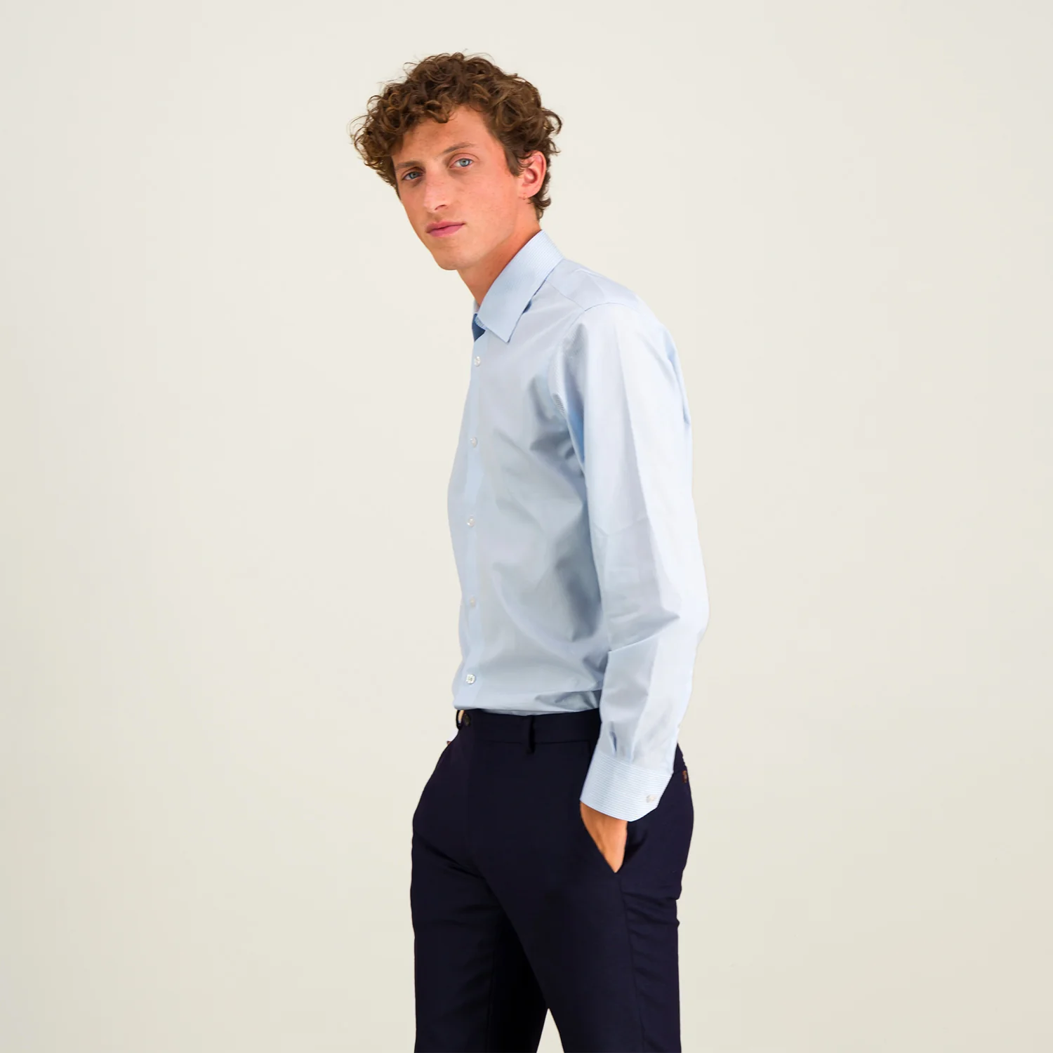 Fitted shirt in double-twisted poplin with blue and white stripes