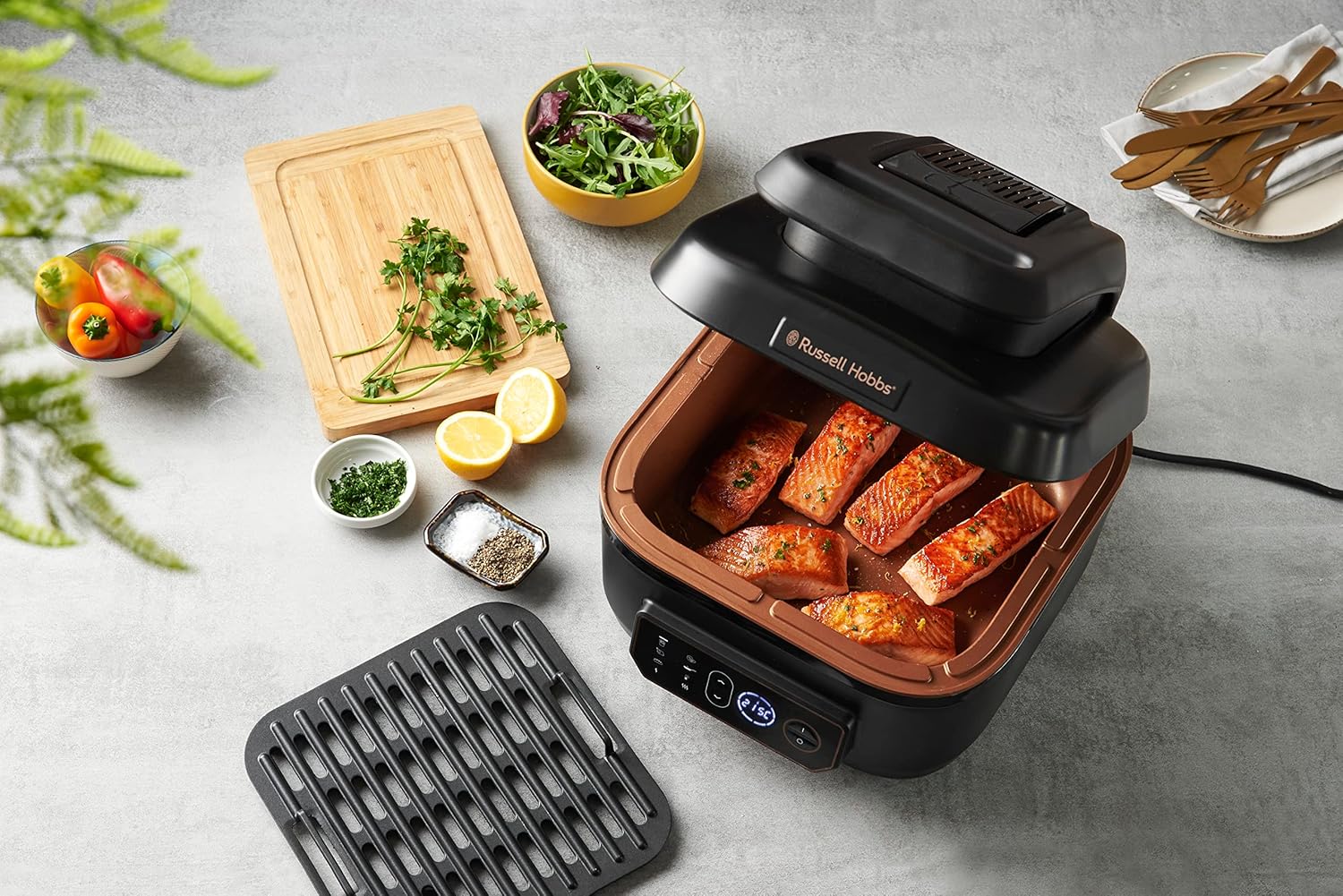 Russell Hobbs Heißluftfritteuse XL 5,5 l [Air Fryer/Grill/Multikocher] Rapid Air (spülmaschinenfest, Ober-&Unterhitze, kein Schütteln mehr, Slow Cooker, Backen, TK Pizza Ø 30cm) SatisFry 26520-56