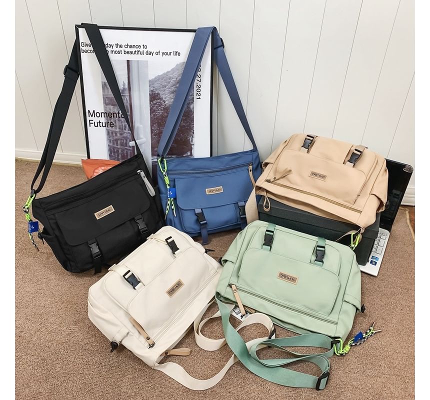Hikuozy - Applique gespen multi-pocket crossbody tas / tascharm / set