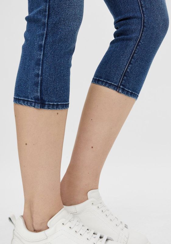MAMALICIOUS - SARNIA - Jeans - Blauw Denim - Slimfit - 3/4 Lengte