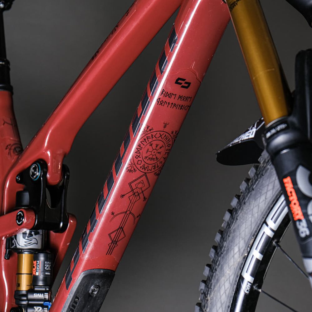 Unleazhed Unscratch Frame Rahmenschutzfolie - Runes of Shred Black Glossy kaufen | Bike-Discount