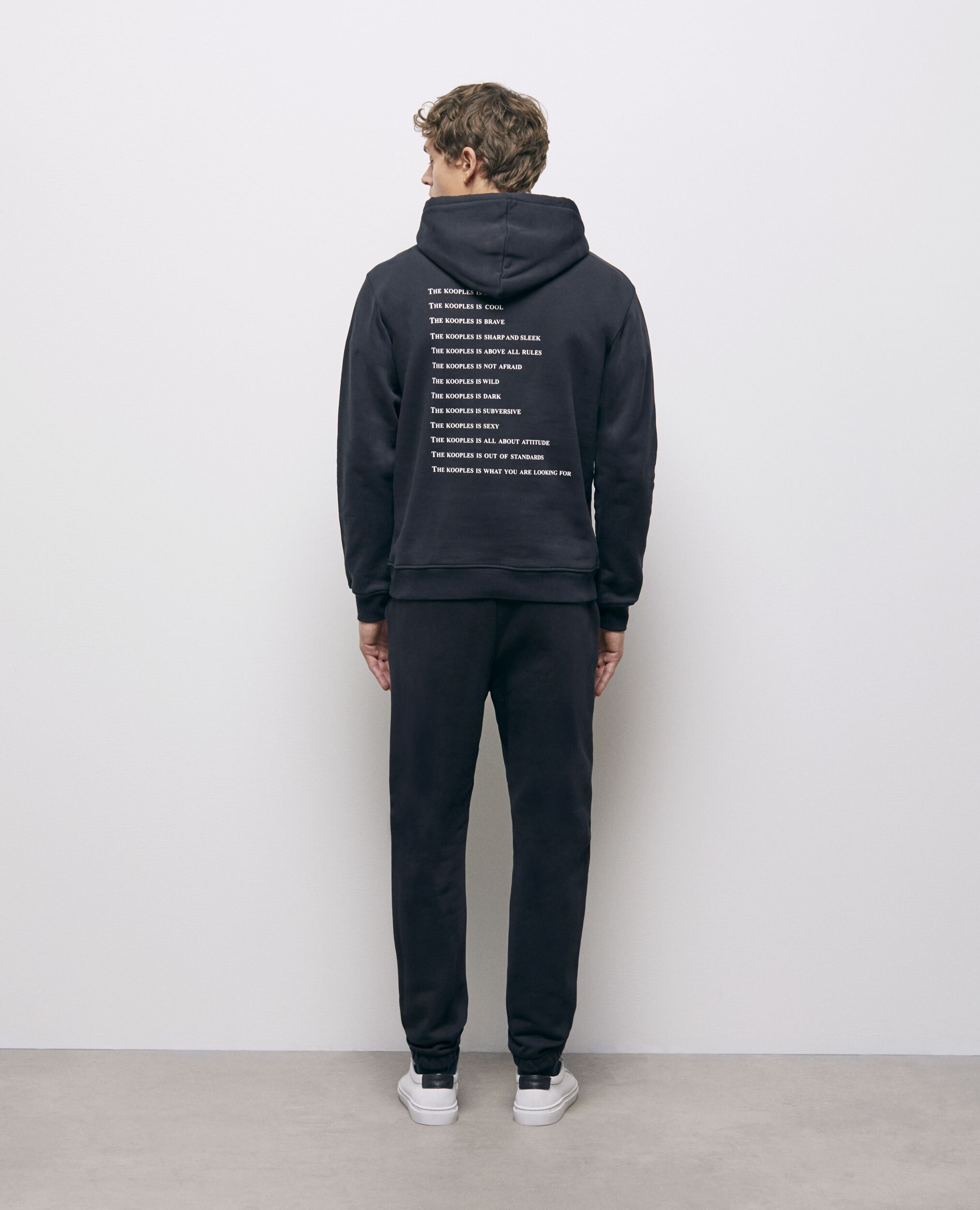 Sweat noir sérigraphie What is