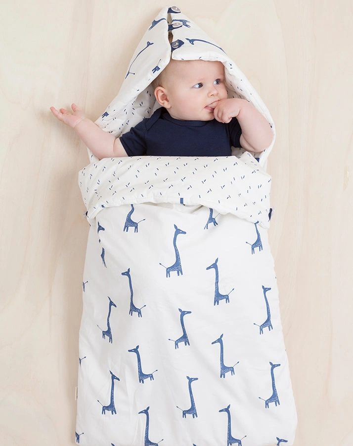 Fußsack GIRAF (40x80) für Babyschale in weiß/blau