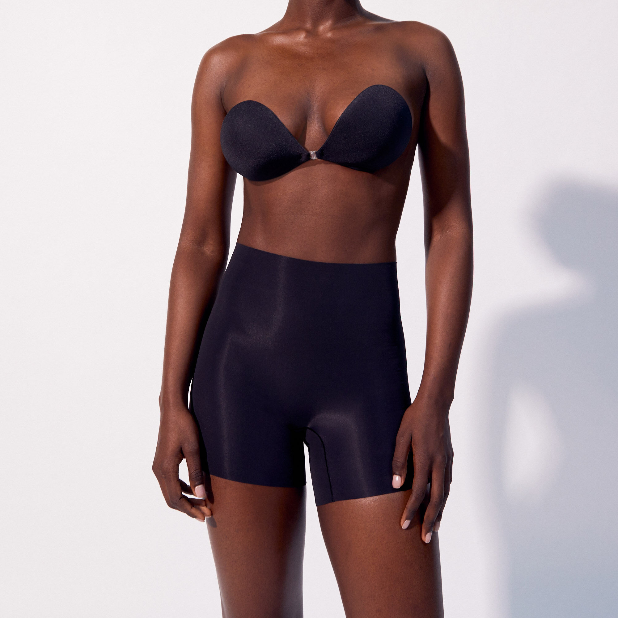 Soutien-gorge adhésif sans bretelles