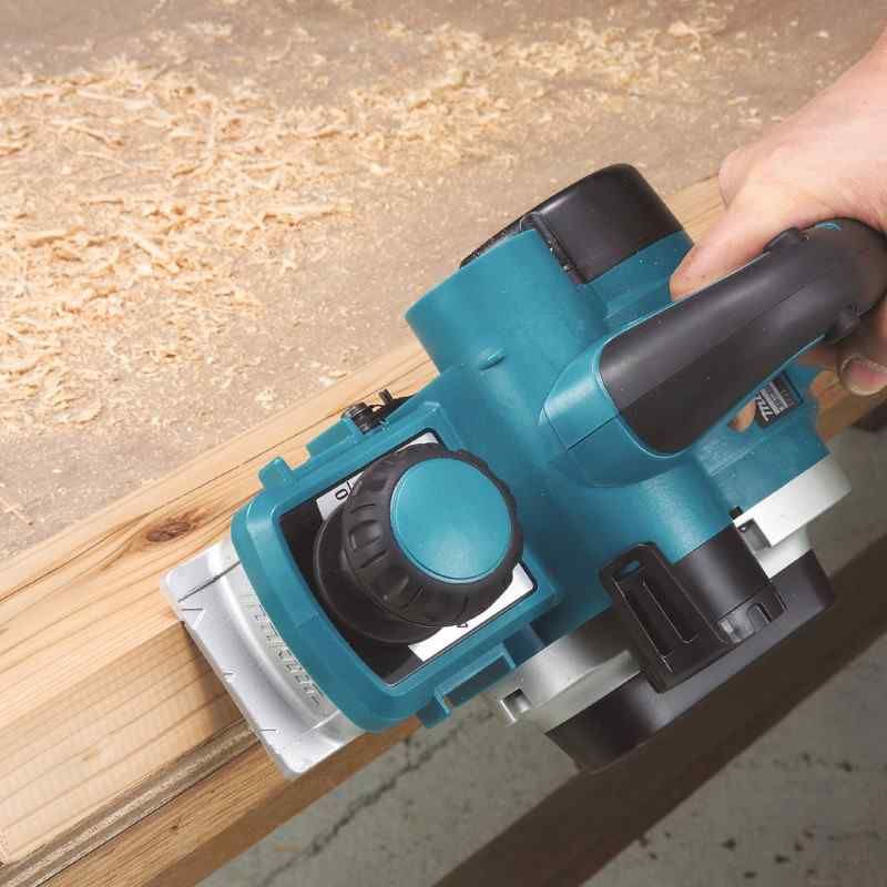 Makita KP0810K 230V Schaaf 82 mm in koffer