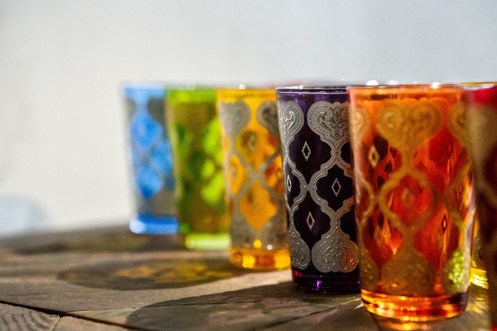 Teeglas 'Jakar' grün-gold, H 9 cm, Ø 5,5 cm zu 4,80