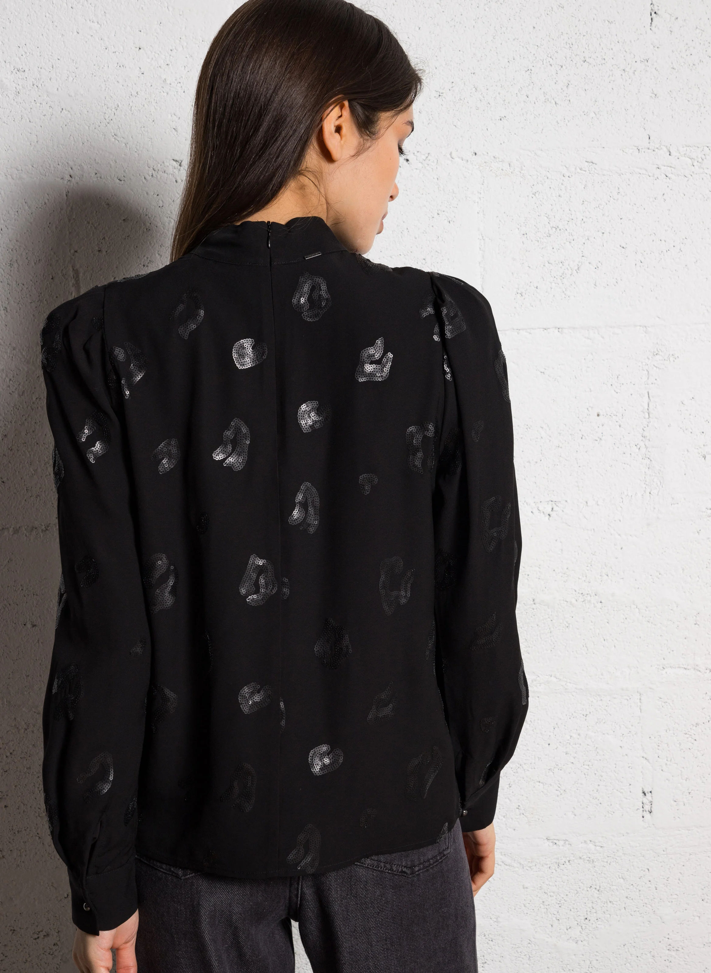 Blouse col montant à sequins | Noir