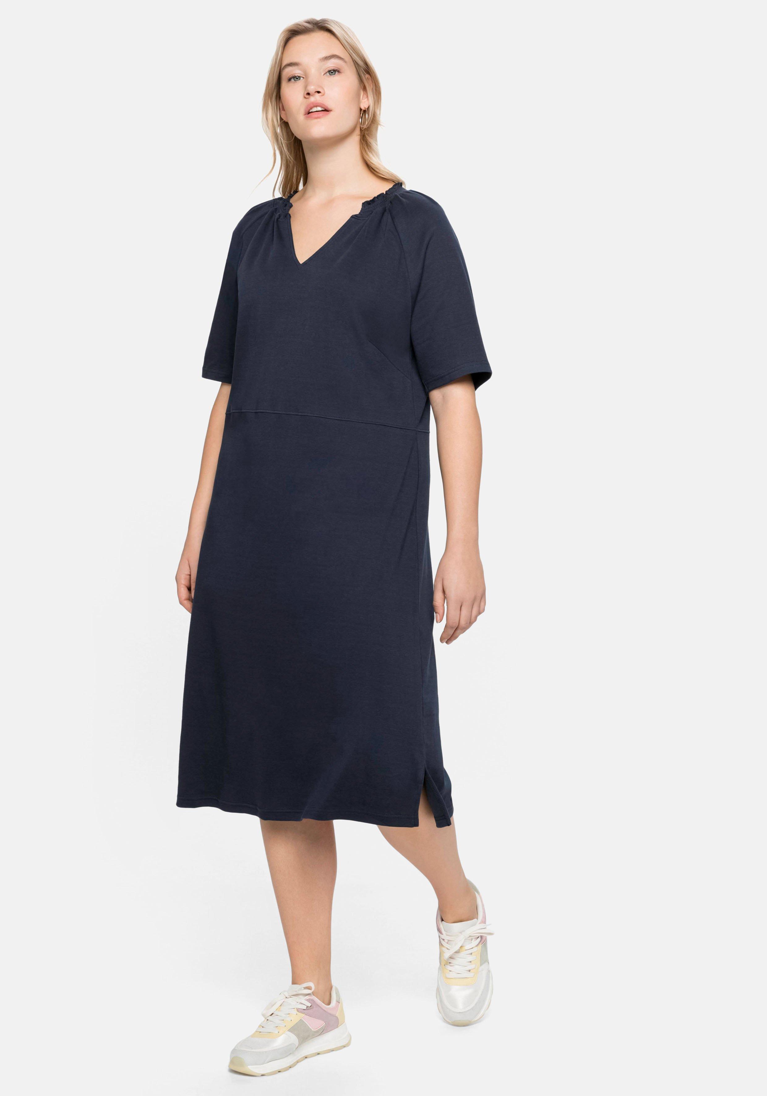 Shirtkleid mit gesmoktem V-Ausschnitt
