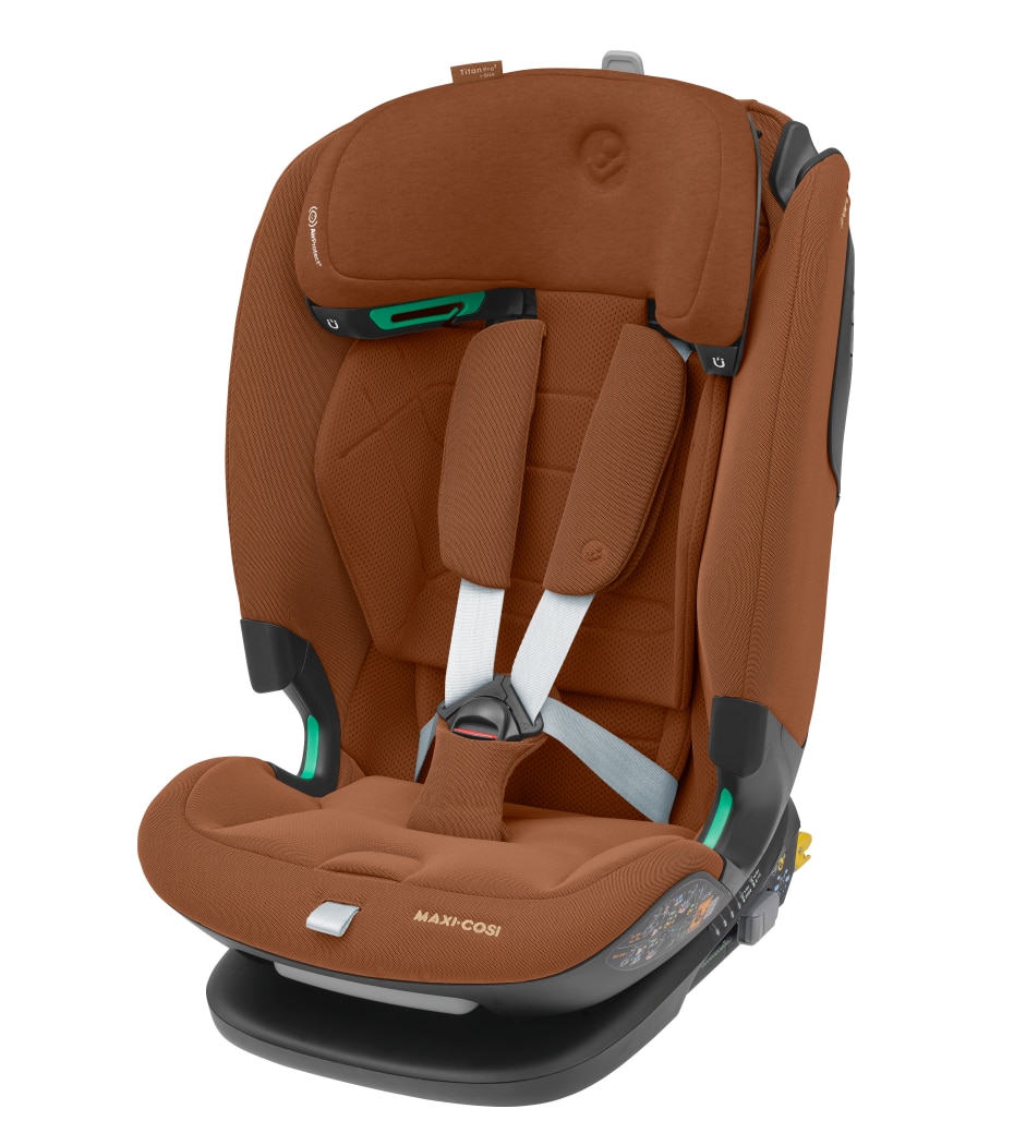 Titan Pro i-Size 15 M - 12 Y  76 - 150 cm  9 - 36 kg    G-CELL-Seitenaufprallschutz |    Easy-in-Gurtsystem |    ClimaFlow Temperaturregulierung |    AirProtect®-Sicherheitskissen |