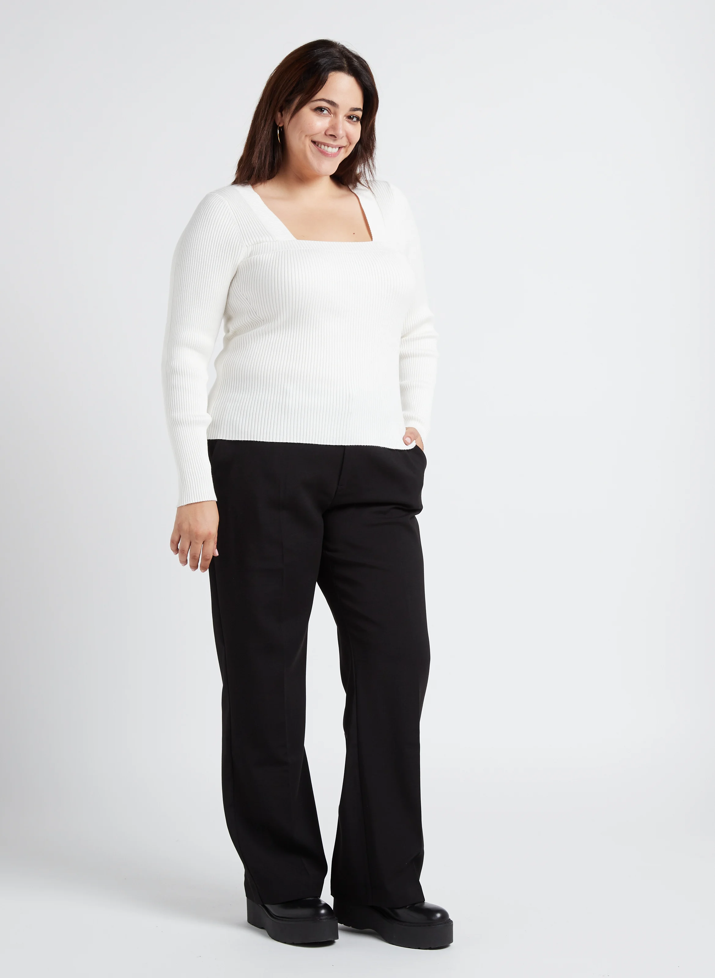 Top moulant col carré| Blanc