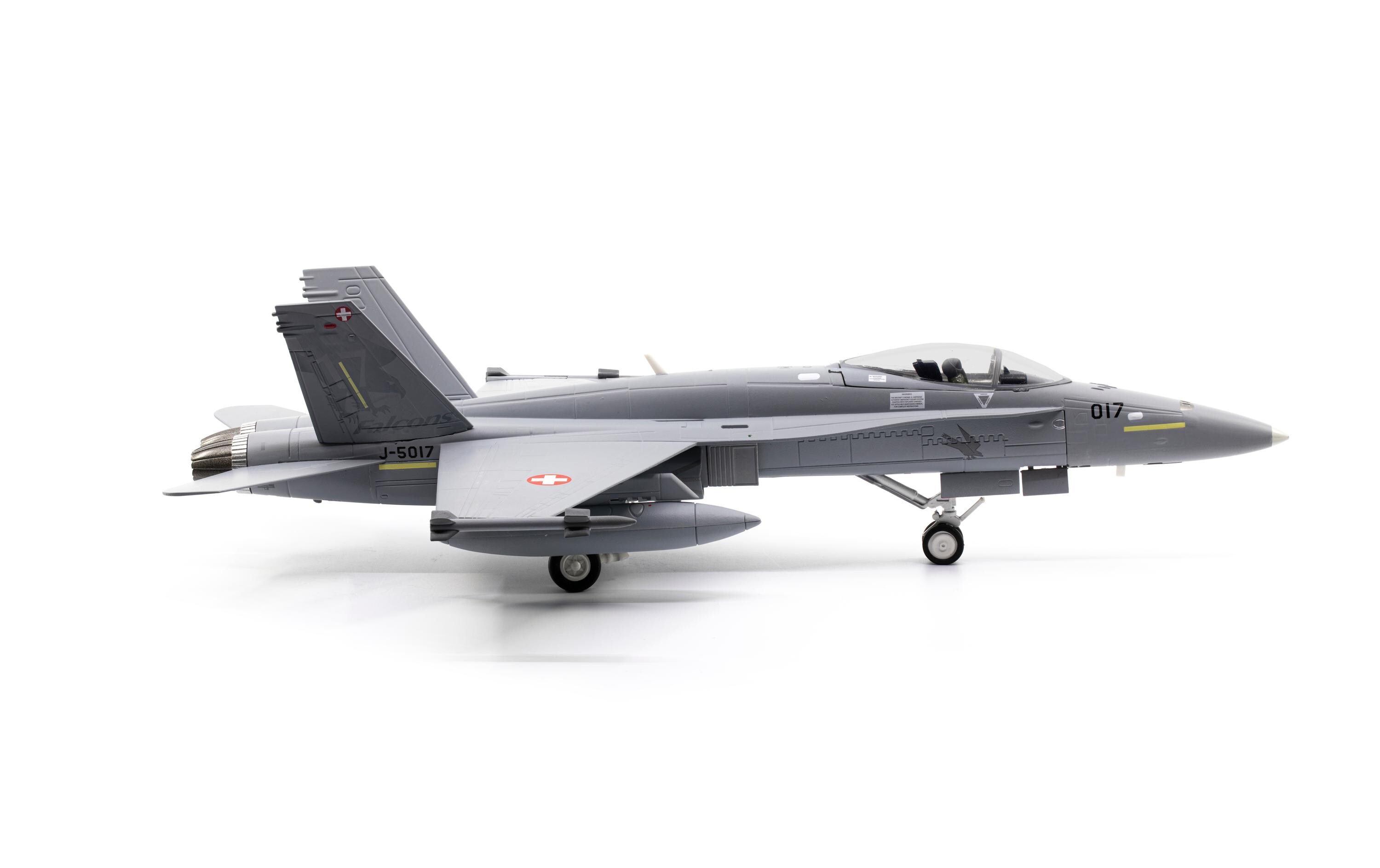 F/A-18C Hornet Falcons Staffel 17 J-5017 1:72Hornet Metallmodell