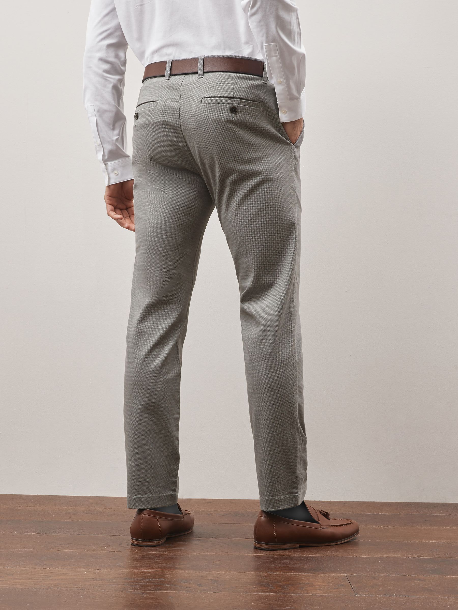 Grijs - Slim Fit - Zachte chino met print en riem