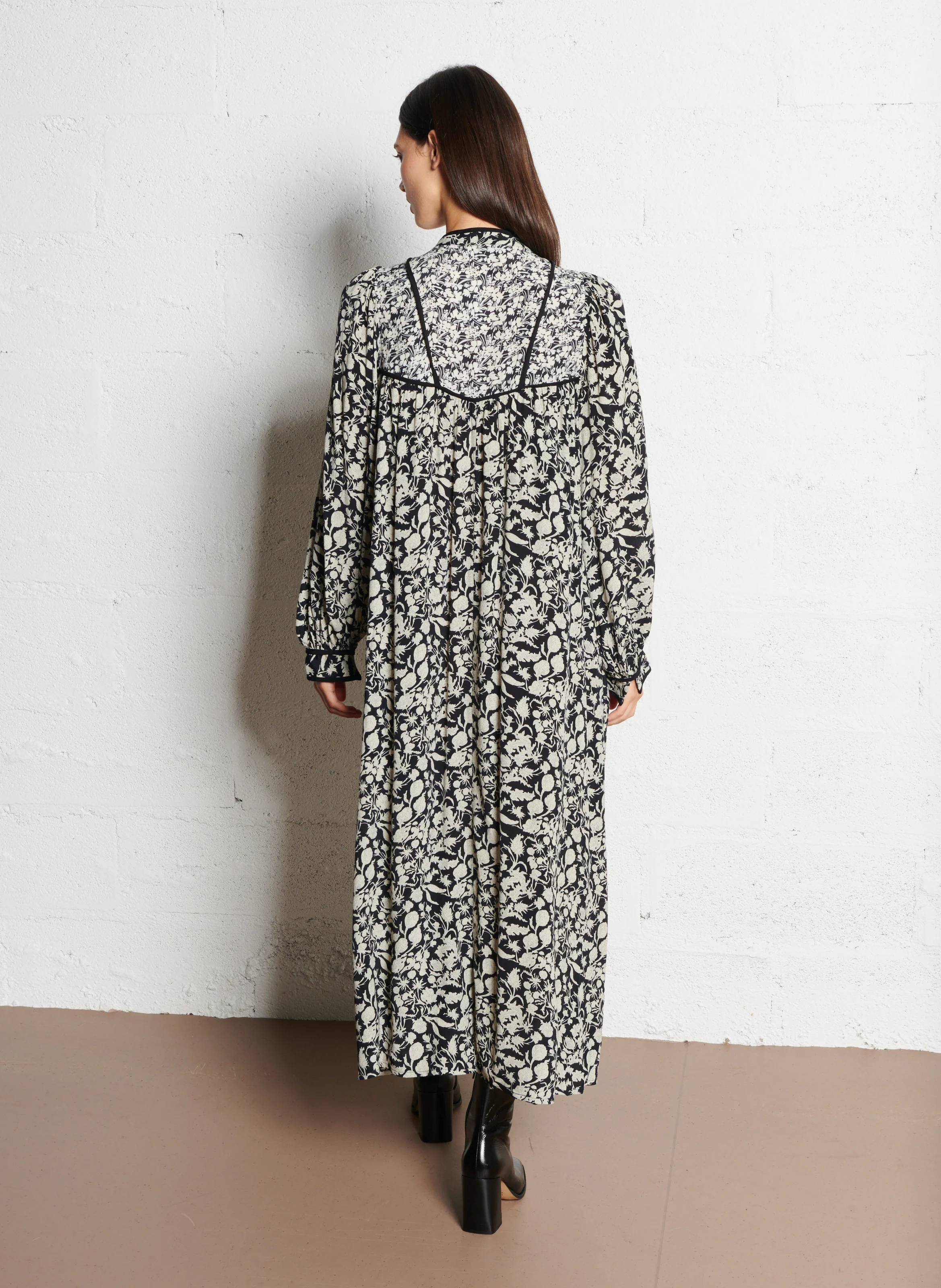 Robe longue col tunisien imprimée | Noir