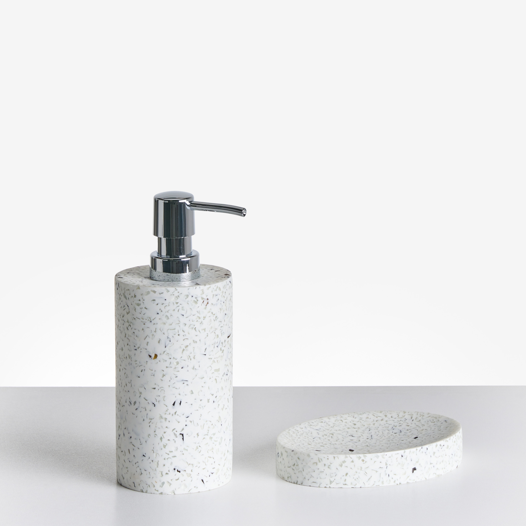 Beliani - PERENE - Badkameraccessoireset - Terrazzo wit - Polyresin