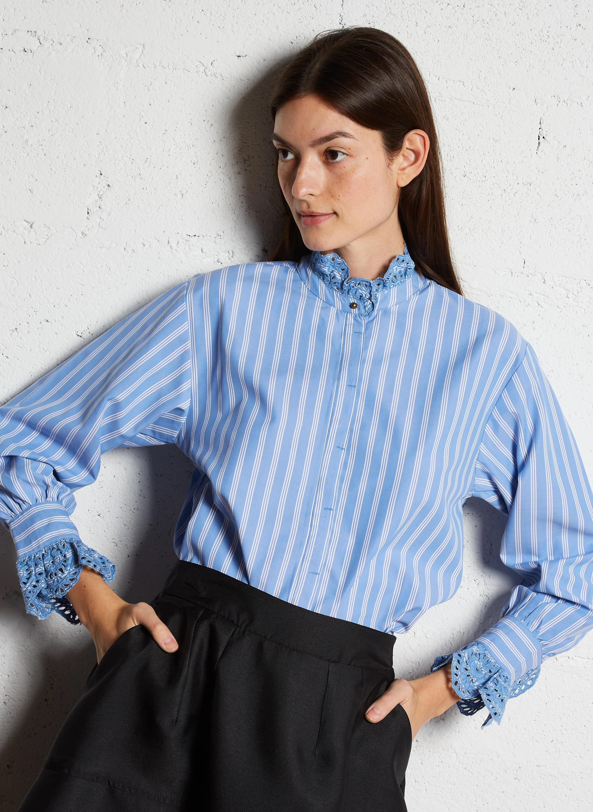 THALIE - Chemise col victorien droit en coton rayé | Bleu