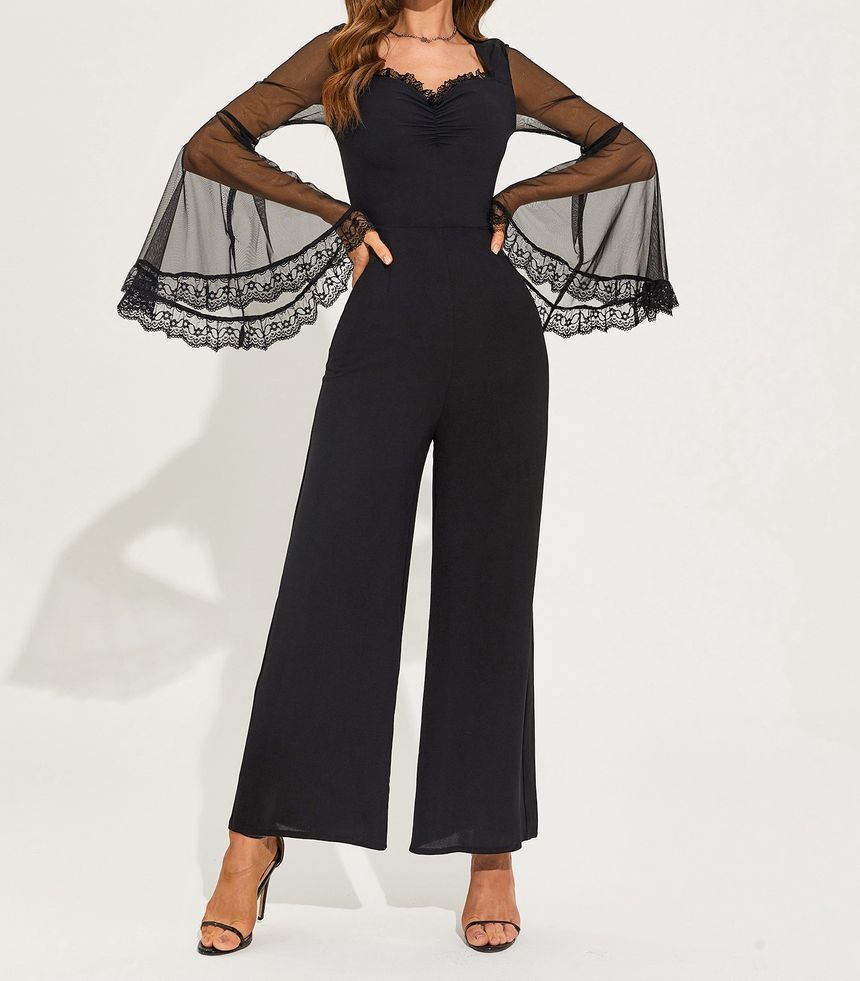 Miss Adams - Jumpsuit met kanten paneel en klokmouwen