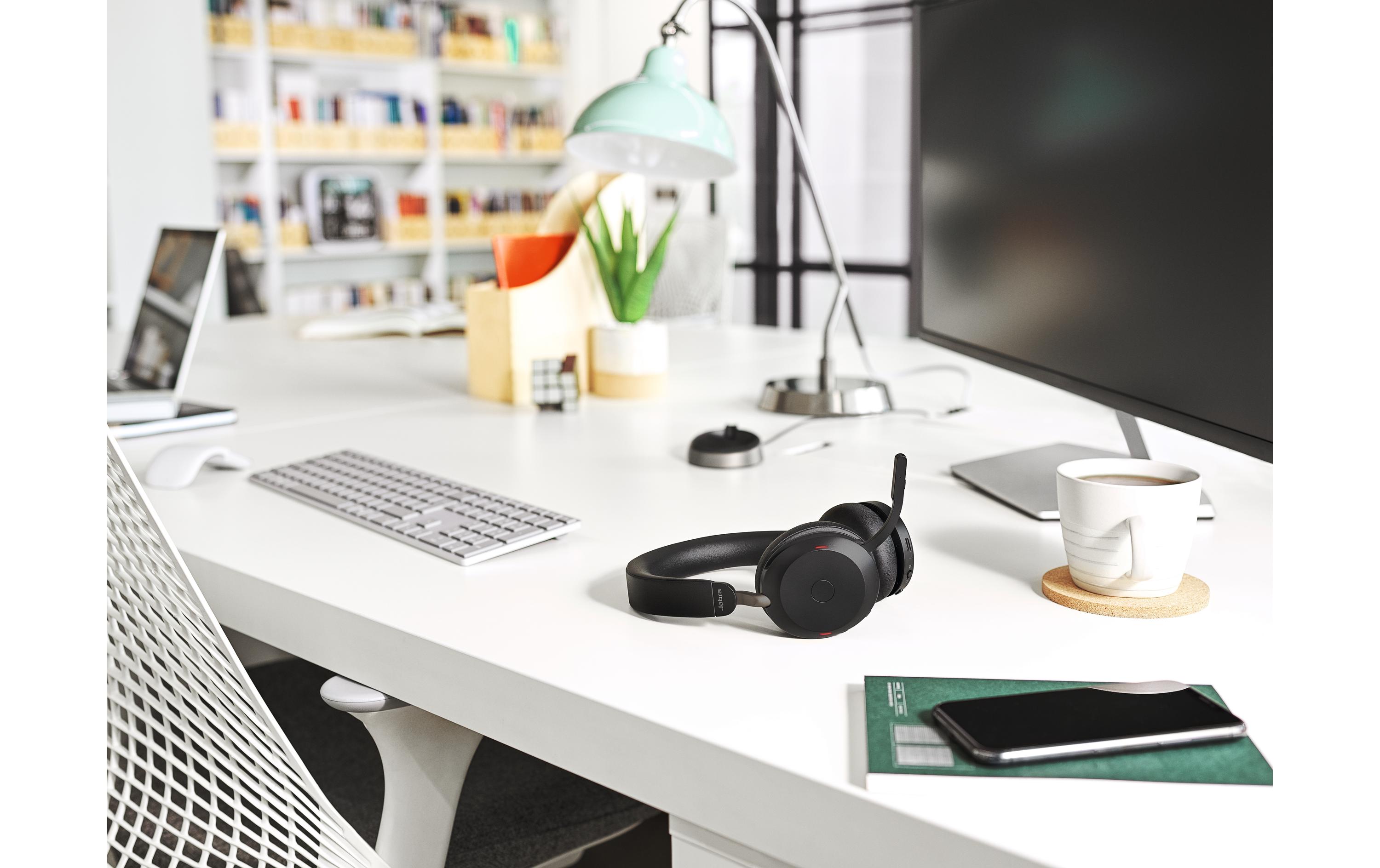 Headset Evolve2 75 Duo MS Schwarz, USB-A, inkl. Ladestation<br>Der neue Standard für hybrides Arbeiten. Erstklassige Soundtechnik für branchenweit führende Sprachqualität