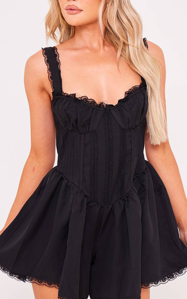 Noir Combi-short À Bretelles En Tissu Tissé Avec Détails En Dentelle