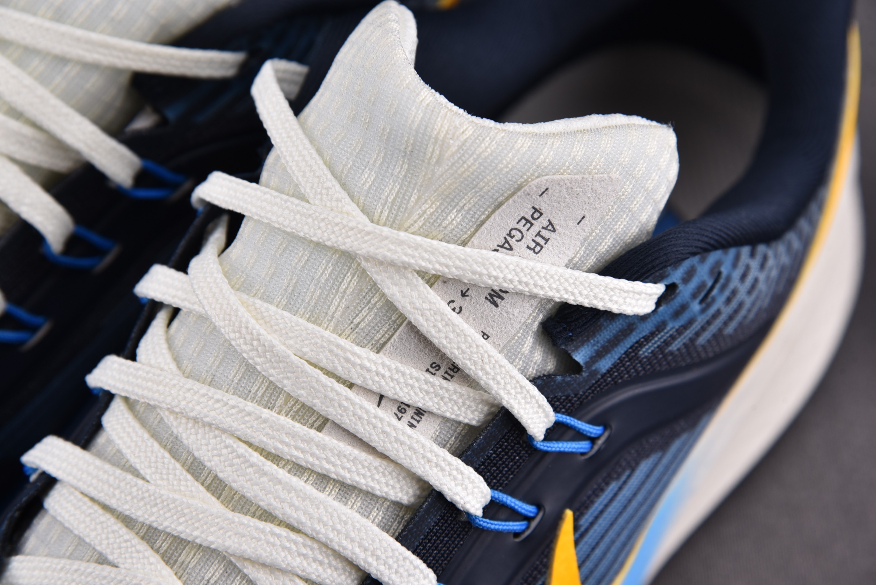 Nike Air Zoom Pegasus 39 Premium Obsidian Yellow