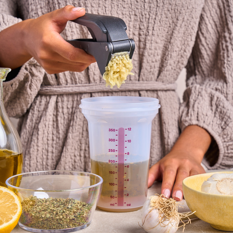 Knoblauchpresse Knoblauch und sogar Kräuter ganz einfach verarbeiten