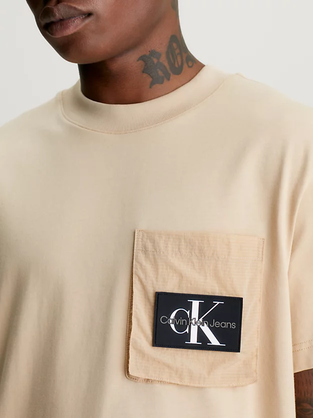 Camiseta de modelagem relaxada em tecido misto