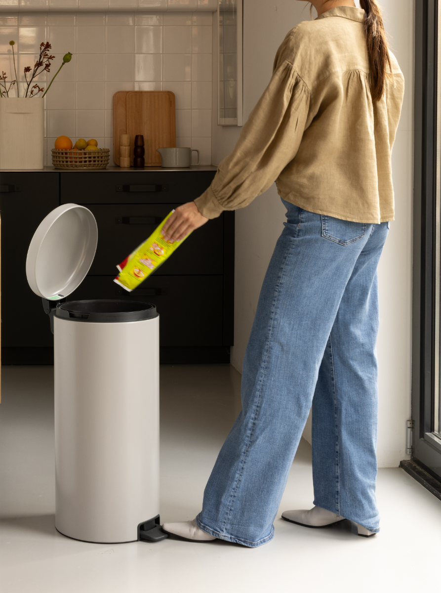 NewIcon Pedaalemmer, 30 liter, kunststof binnenemmer - Soft Grey