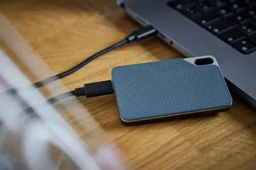 500 GB TX100 Externe SSD Portable Festplatte USB-C 3.2 Gen 1x1 500 MB/s (3826450) - Blau