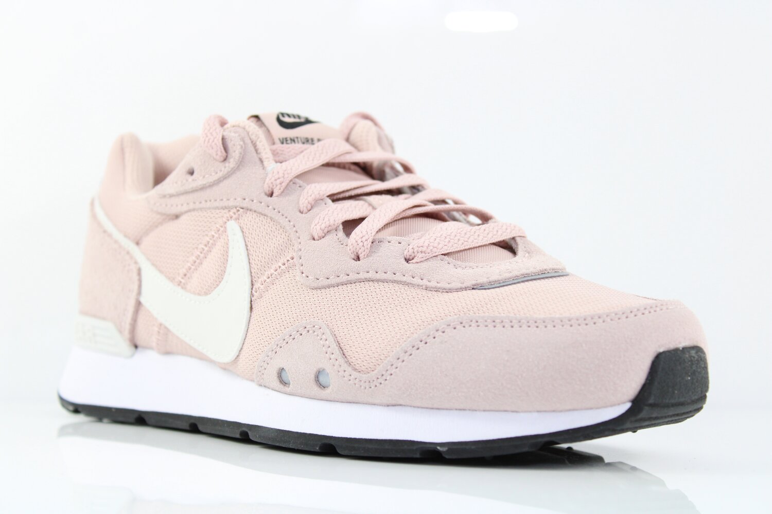 Nike Sneaker