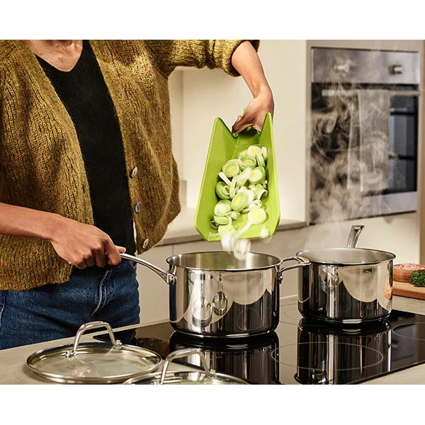 Planche à découper pliable Chop2pot Plus verte Joseph Joseph