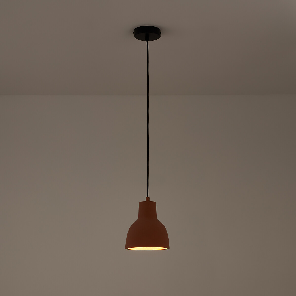 LA REDOUTE INTERIEURS<br>Candeeiro suspenso em betão, terracota Ø16 cm, Arida