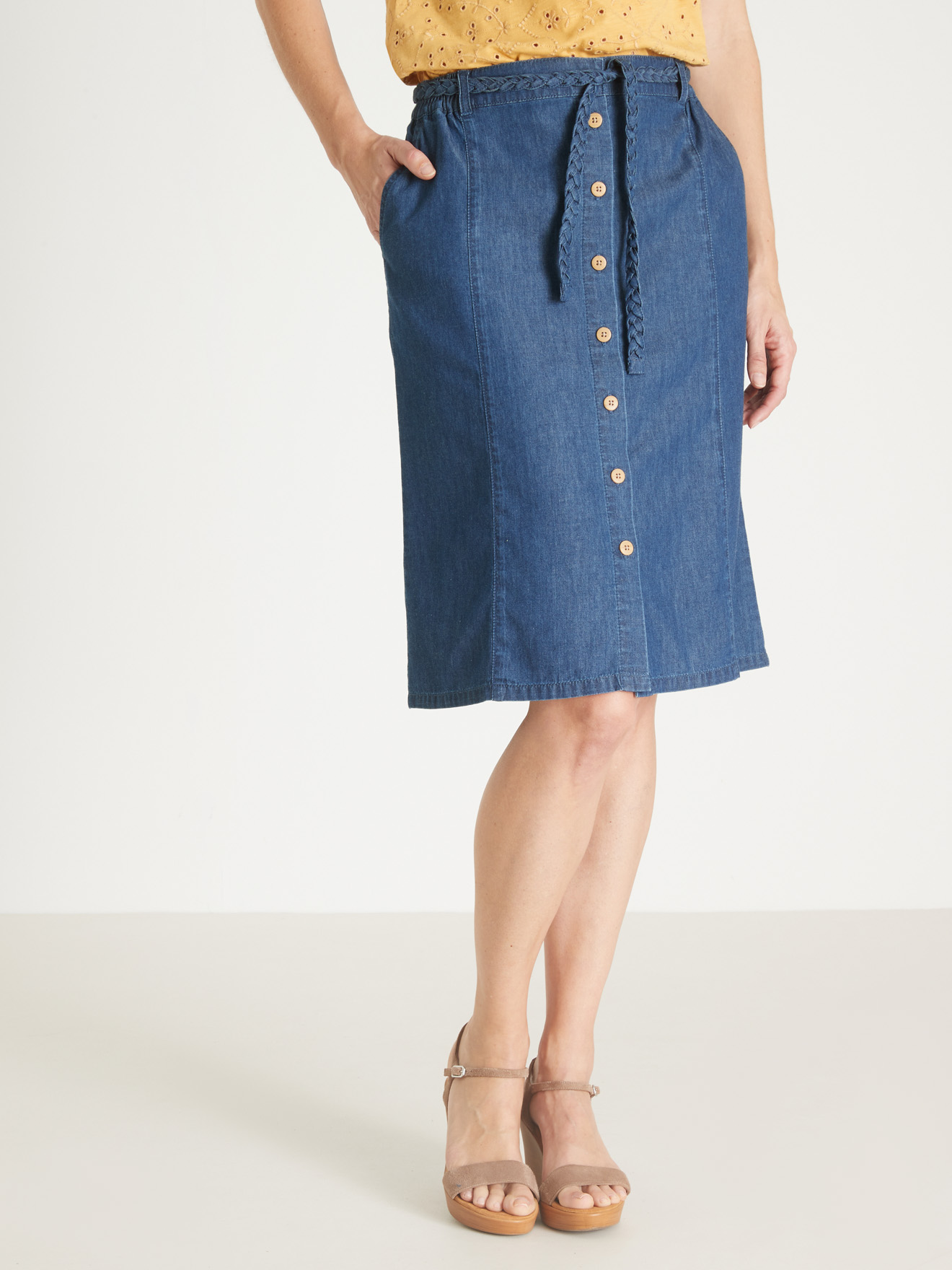 Jupe en chambray entièrement boutonnée
