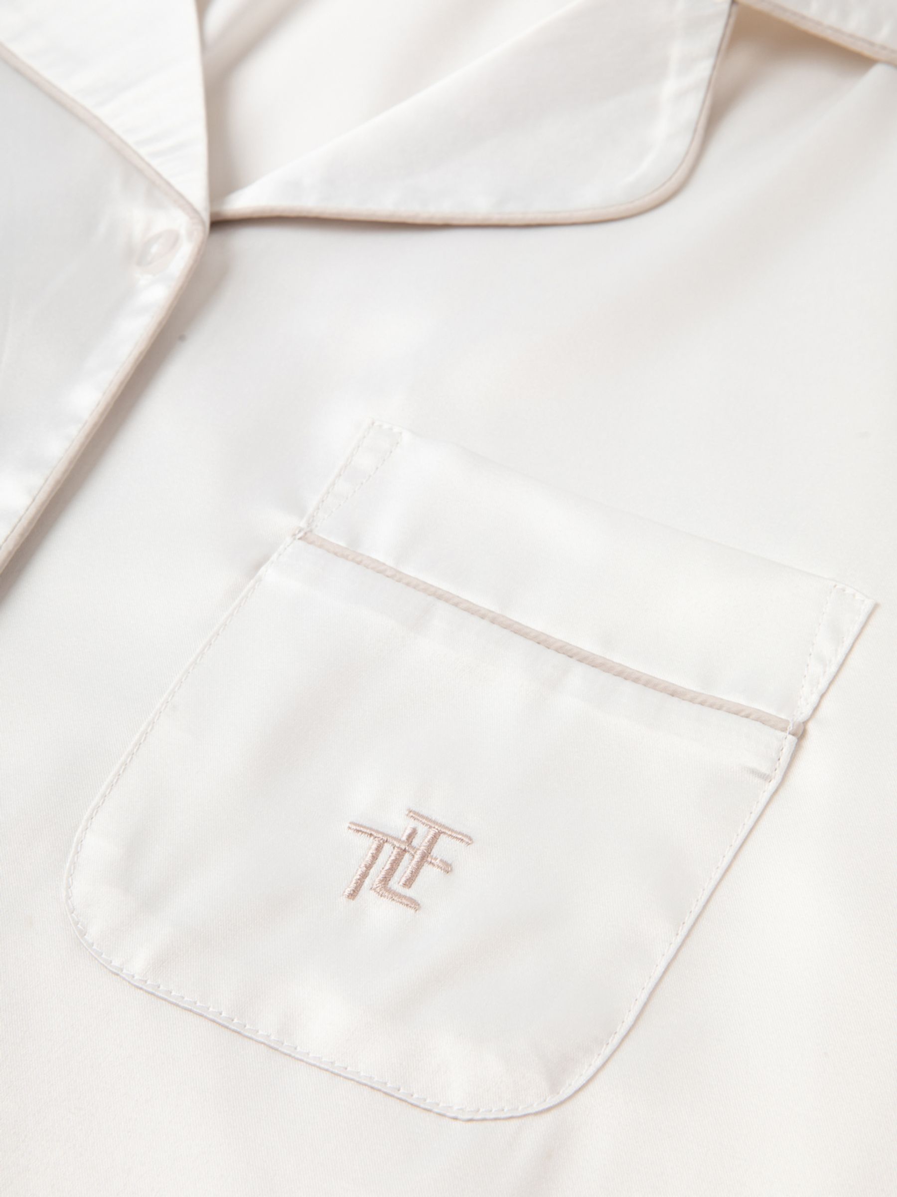 Crème - The Little Tailor Satijnen Pyjama met Knoopsluiting voor Kerstmis