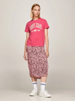 Camiseta com o logo da universidade