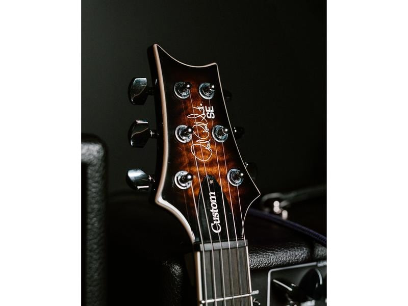 PRS Guitars E-Gitarre SE Custom 24 Quilt Black Gold Burst Moderne Auflage eines klassischen Gitarrenmodells