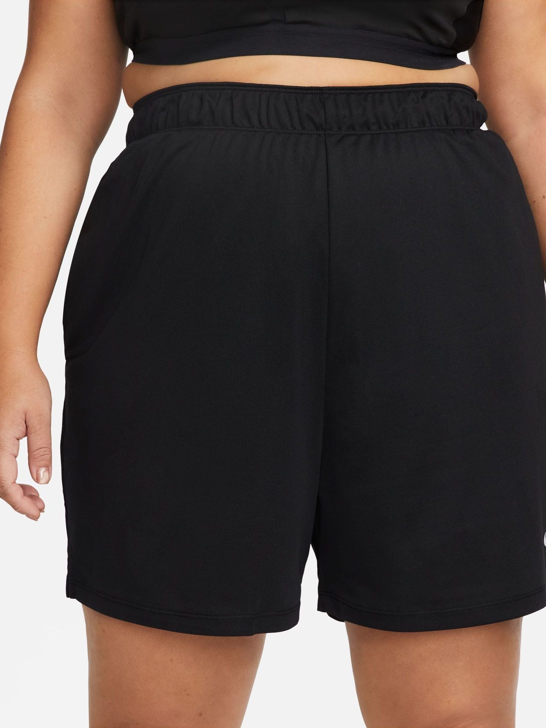 Nike Curve Dri-FIT Attack 5 Inch Shorts