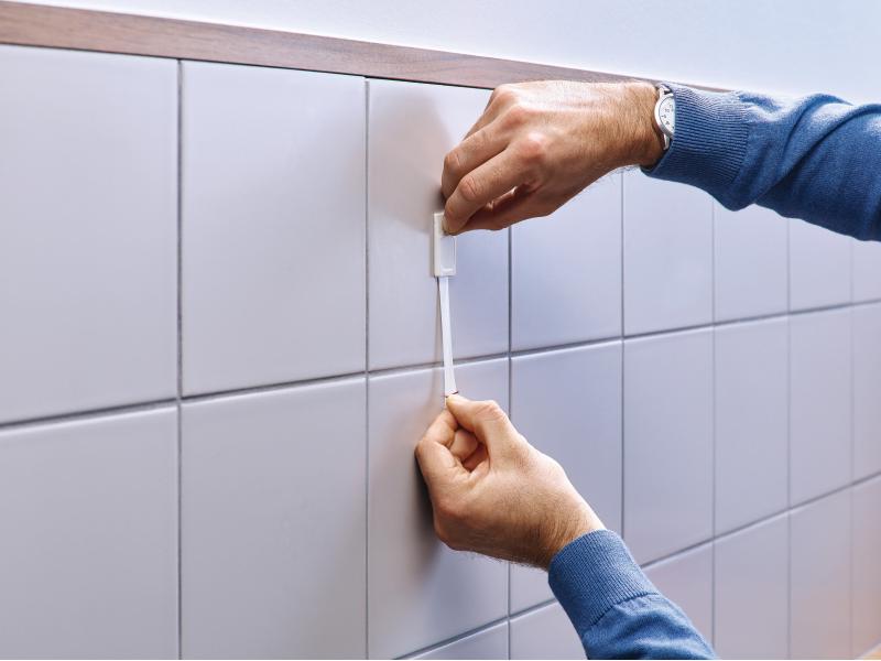 tesa Klebenagel 2 kg für Fliesen   Metall 2 Stück