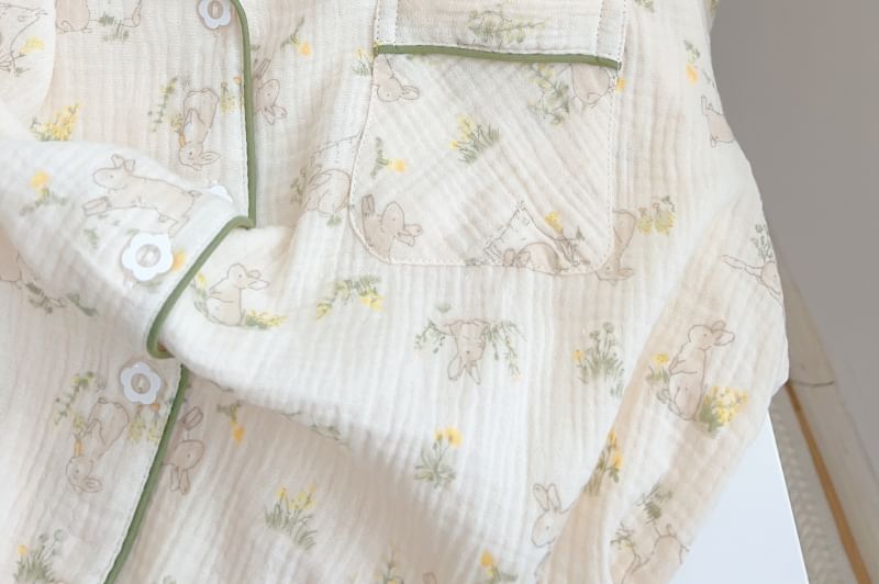 Murmursong - Pyjamaset: overhemd met lange mouwen en konijnenprint en knoopjes + broek