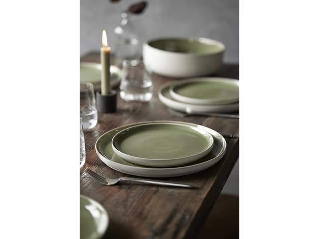 Studio Round Frokosttallerken Matte white/Shiny moss